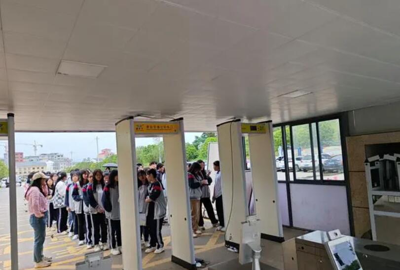 每天過安檢門有輻射嗎？